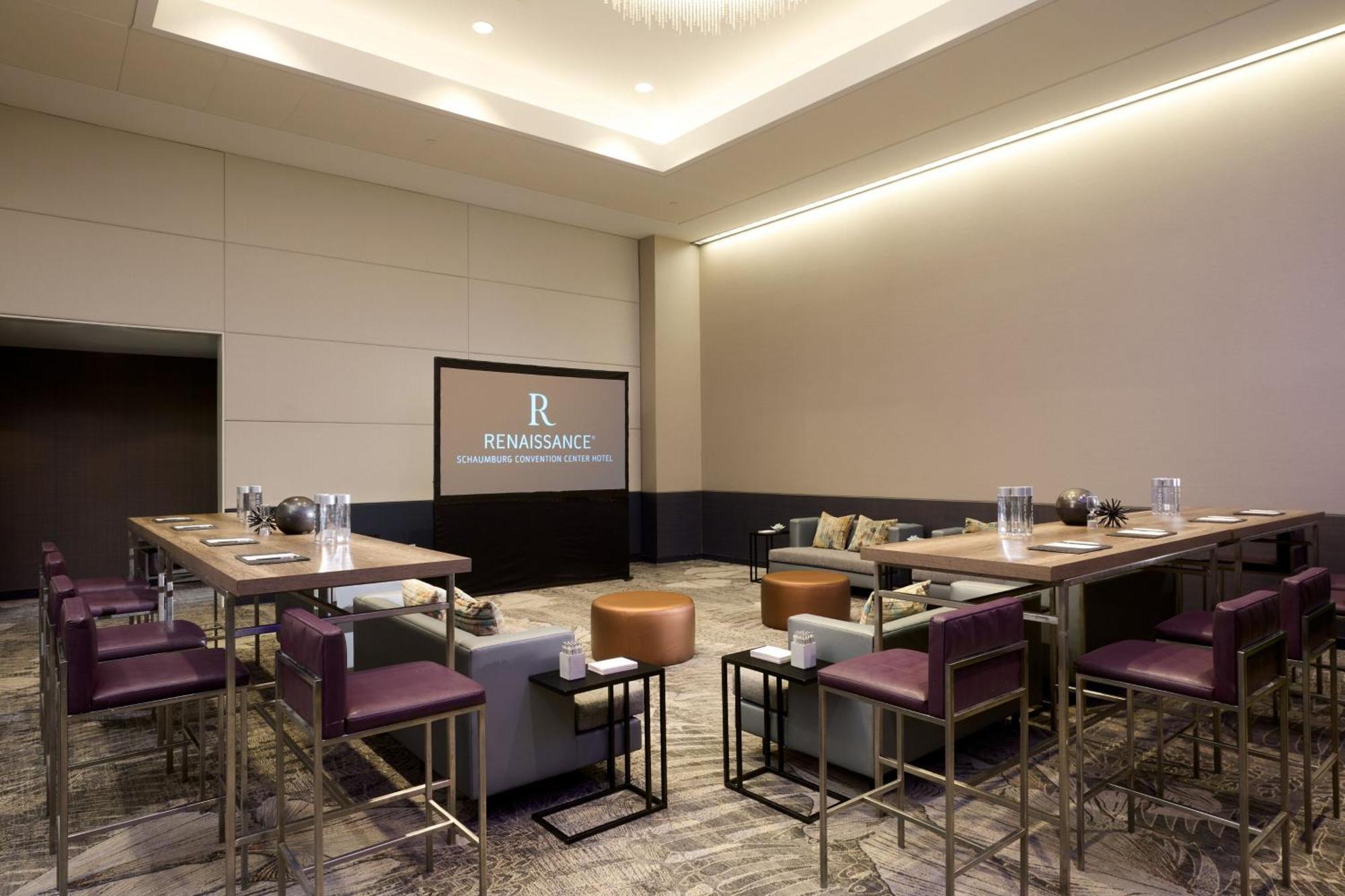 Hotel Renaissance Convention Center 4*